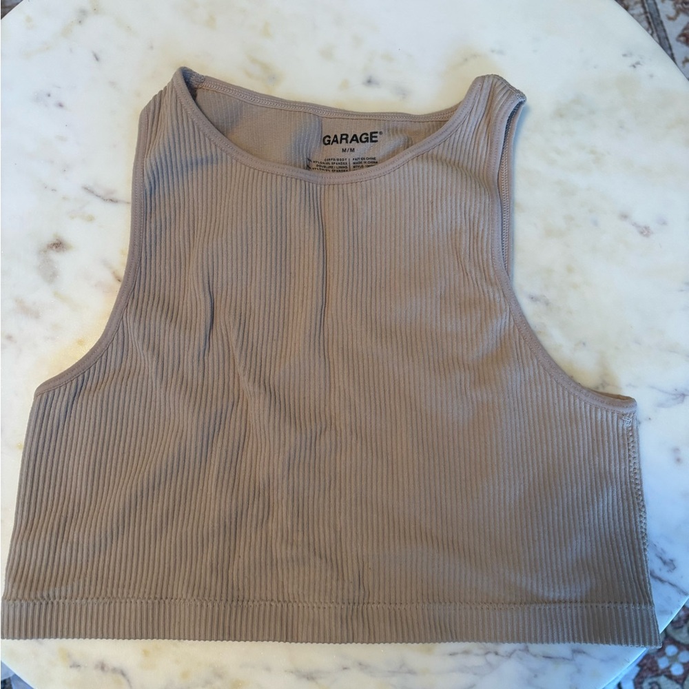 Women’s medium top Garage brand.
